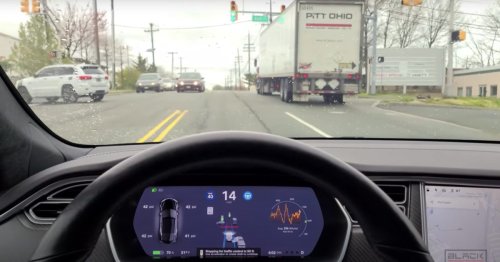 Tesla expands Green Traffic Light Chime – cutting down on road rage