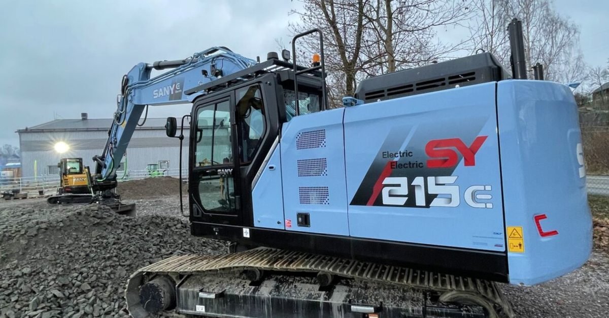 SANY electric excavator arrives in Europe with MASSIVE 422 kWh battery