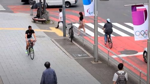 Guy drops wallet in Tokyo street to see what people will do | Boing Boing