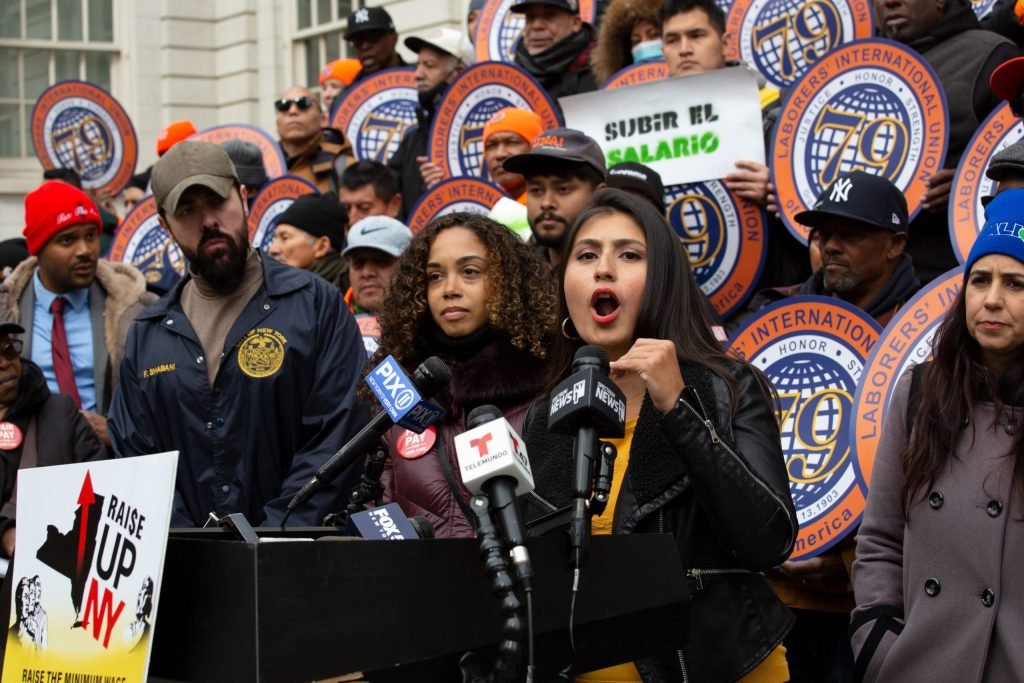 Union Kingmakers Stay on Sidelines in Tumultuous Mayor’s Race