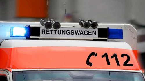 Düsseldorf: 76-Jährige im Daimler fährt Zehnjährigen an
