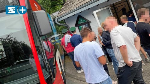 Olsberg: Busunfall beim Schützenfest in Helmeringhausen