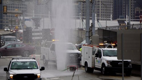 Photos Water Main Break Sends Water Shooting Into Air Near I 279 In Pittsburgh Flipboard