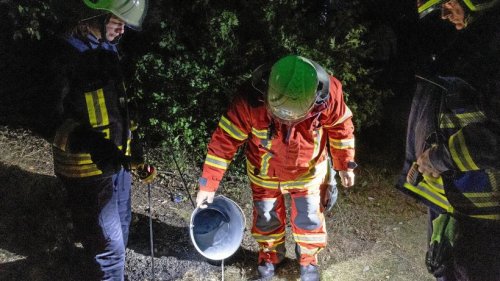 Kreuztal: Feuerwehr beendet Grillabend am Waldrand