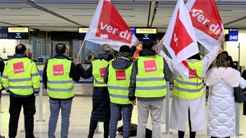 Streik am Flughafen Düsseldorf: Mehr als 100 Flugausfälle
