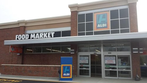 ALDI deals May 25-31: Strawberries, cantaloupe, chicken thighs, smoked brats, cheese, BBQ sauce, potato chips