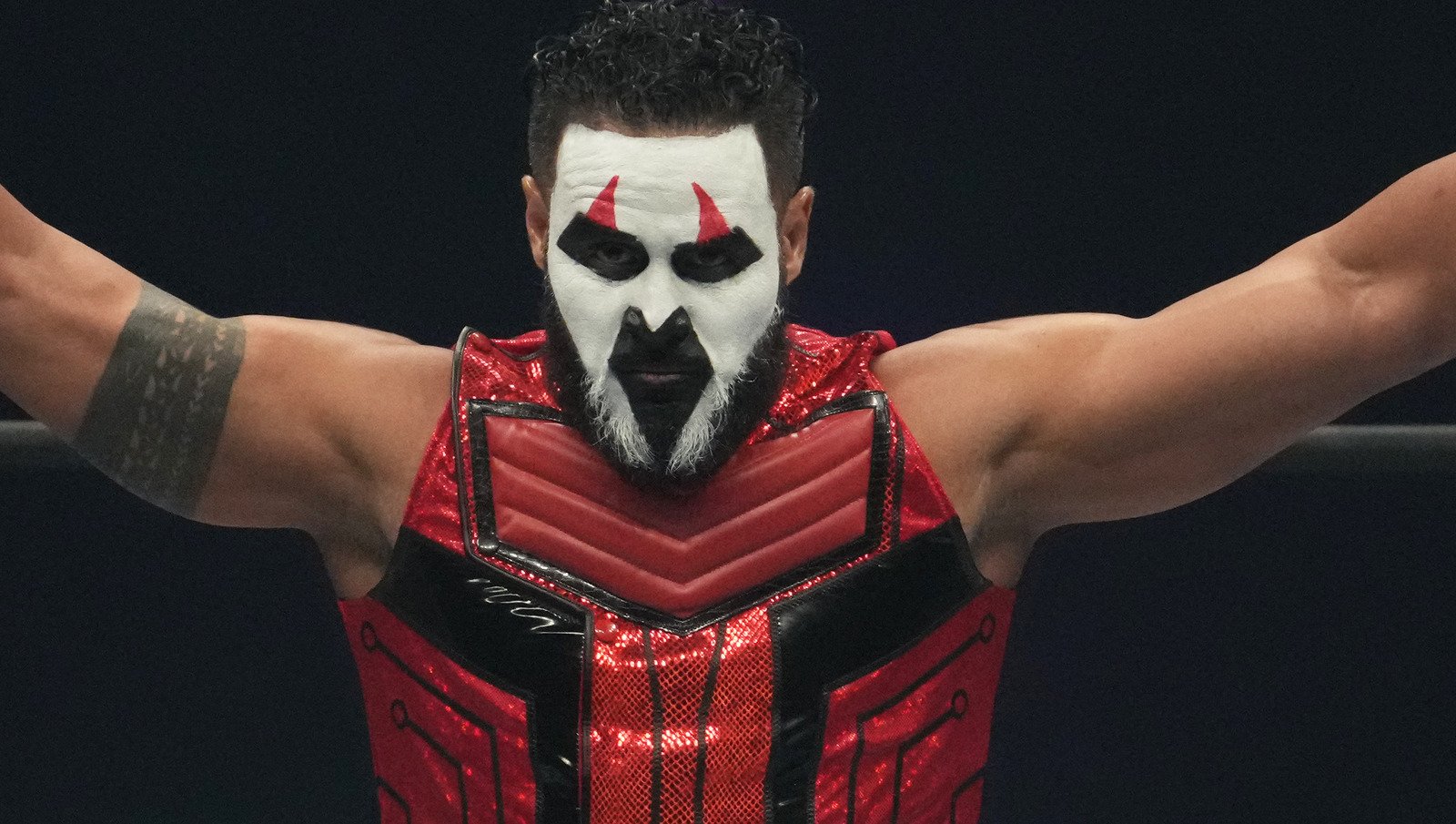 Tama Tonga Joins The Bloodline, Helps Destroy Jimmy Uso In WWE SmackDown Debut - Wrestling Inc.