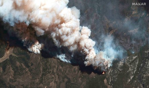 Cooler New Mexico weather aids big wildfire fight -- for now