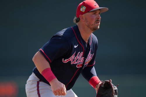 2 infielders make Braves roster