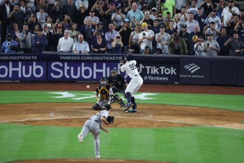 As Aaron Judge Chases Yankees' Home-Run Record, Outfield Seat Prices Soar