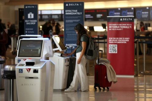 Flight Cancellations Pile Up Ahead of Holiday Weekend