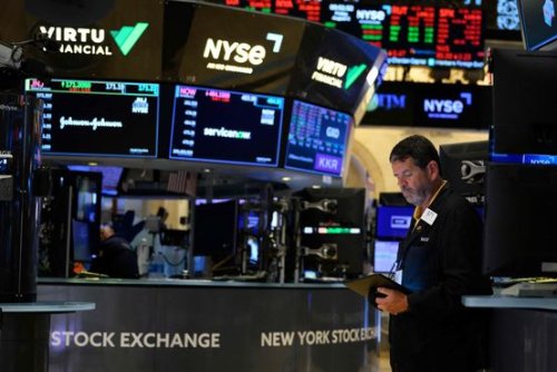 Stocks Tick Up With Earnings in Focus