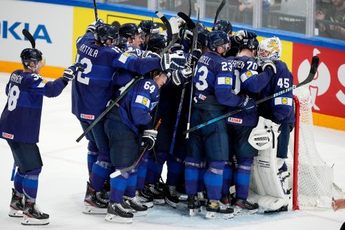 Canada, Finland advance to world hockey final -- again