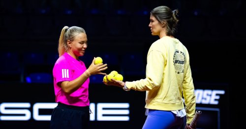 Safina steps back into the arena, this time in Shnaider’s corner