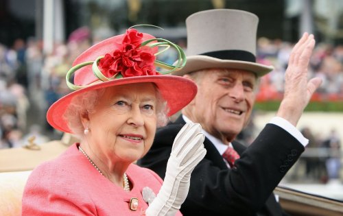 Queen Elizabeth & Prinz Philip: Im Himmel feiern sie Kronjuwelen-Hochzeit