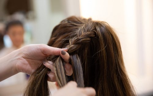 Flechtfrisuren halboffen: Die schönsten Looks für alle Haarlängen