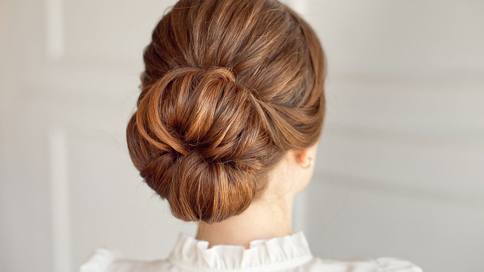 Schnelle Frisuren für Hochzeitsgäste: Diese Styles liegen voll im Trend!