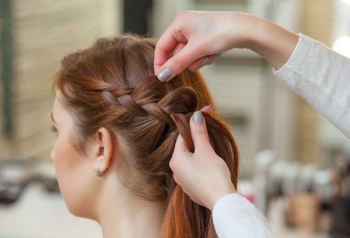 Alltags-Flechtfrisuren: Einfache schnelle Anleitungen für alle Haarlängen