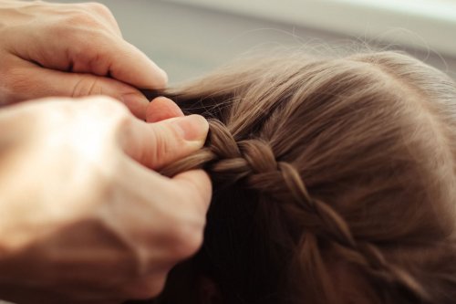 Flechtfrisuren mit Pony: So zauberst du den ultimativen Trend-Look!