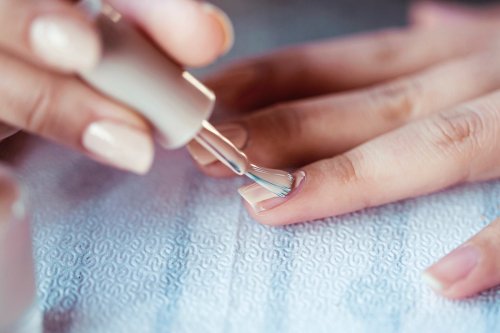 Blush Nails: Dieser angesagte Nagel-Trend lässt uns 2023 auf rosaroten Wolken schweben
