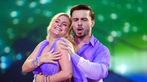 "Let's Dance": Kurioser Brusthaar-Vergleich – Jeanette Biedermann bringt Tanzpartner in Verlegenheit