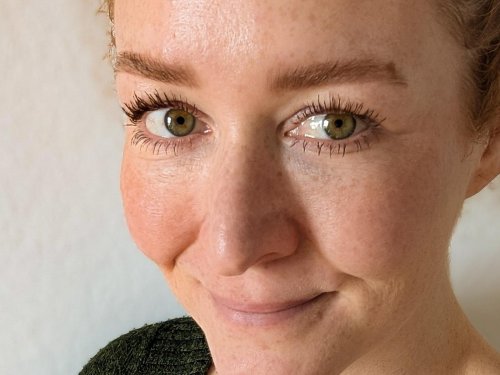 Spar dir das Geld: Diese 4 Euro Mascara ist der Liebling unserer Beauty-Redakteurin