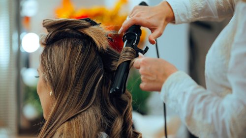 Frisuren für Hochzeitsgäste mit Locken: Diese Looks sind besonders angesagt!