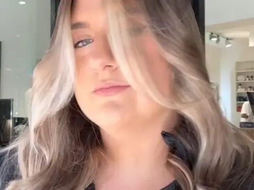 SelfieSandra plötzlich blond – doch das ist noch nicht alles