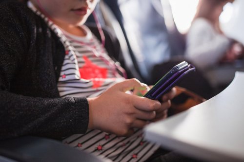 Krass! Ein Smartphone für Kinder ist laut Expertin wie "Kokain oder eine Flasche Wein"