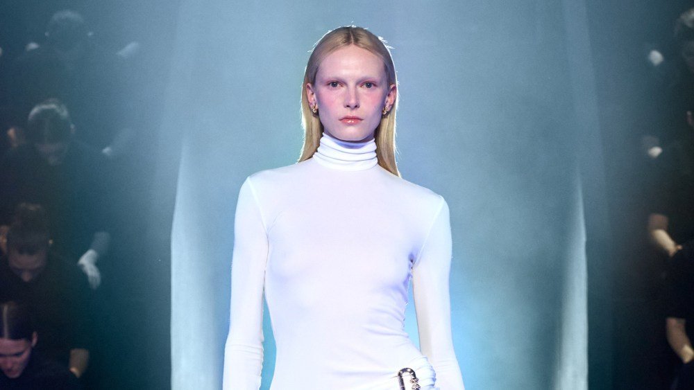 Casablanca Fall 2024 Ready-to-Wear: Ancient Greeks on Psychedelics