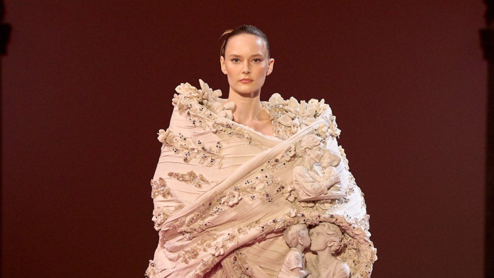 Manish Malhotra Fall 2026 Couture Collection [PHOTOS]
