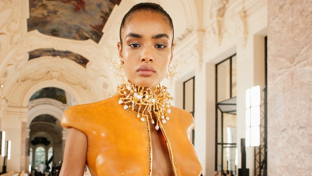 Couture Fall 2026 Trend: Sculptural