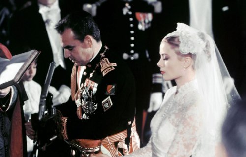 A Look Back at Grace Kelly’s Wedding Dress: The Princess of Monaco’s Lace Gown That Inspired Future Brides Around the World
