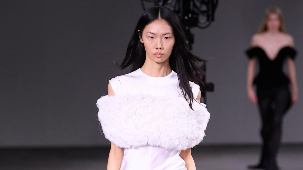 David Koma Fall 2024 Ready-to-Wear: Swans, Divas and Dance