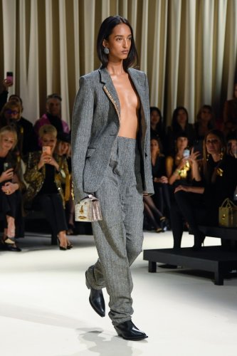 Schiaparelli Fall 2024 Ready-to-Wear Runway, Fashion Show & Collection Review [PHOTOS]