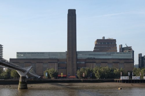 Gucci to Hold Cruise 2025 Show at London’s Tate Modern