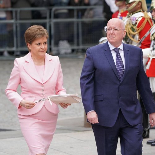 Kriminalität: Berichte: Mann schottischer Ex-Regierungschefin angeklagt