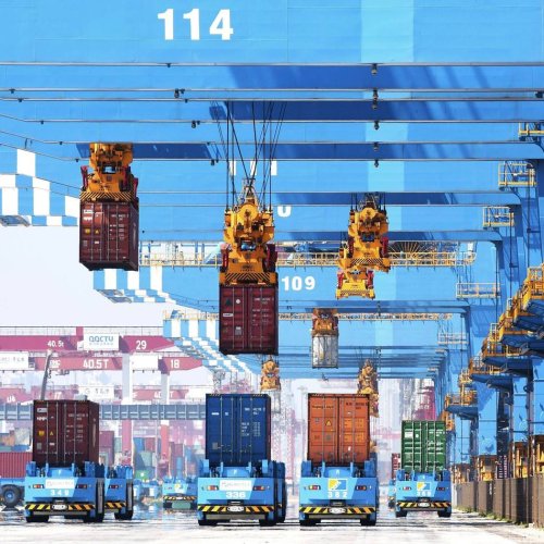 Außenhandel: Chinas Exporte weiter unerwartet stark: Plus 18 Prozent