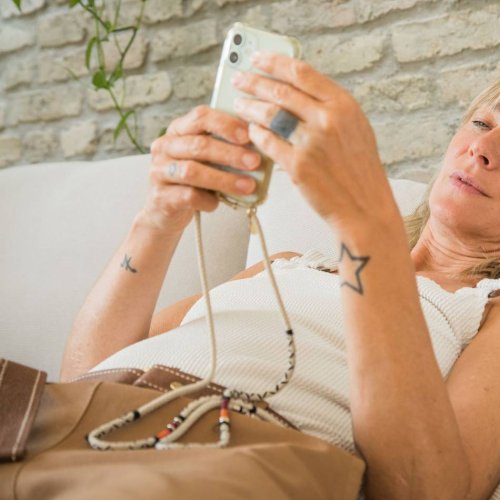 Wie viel haben Sie pro Tag?: Studie: Maximal zwei Stunden Handyzeit machen einiges aus