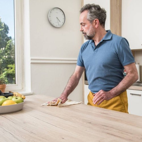 Hausstaubmilben und Pollen: Statt Frühjahrsputz: Allergiker sollten Inventur machen