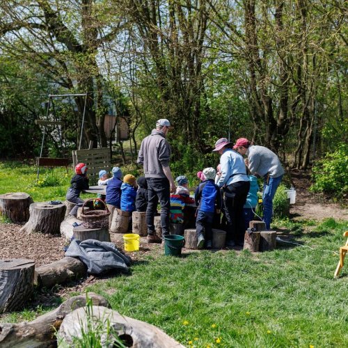 Naturpädagogik: Bauernhof-Kindergarten: Großwerden mit Ziegen und Ackerbau