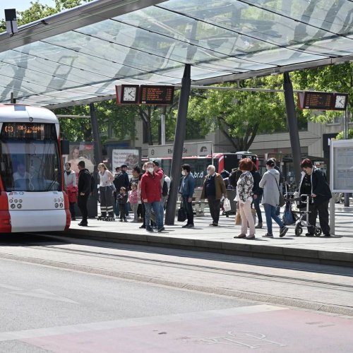 Corona-Regeln ab Februar: Ab sofort keine Maskenpflicht mehr in Bus und Bahn in Krefeld