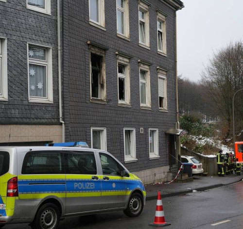 Brisanter Fund: Hausbrand in Remscheid: Feuerwehr findet Cannabis-Plantage