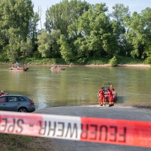 Notfälle: Siebenjähriger Junge und Vater nach Baden im Rhein gestorben