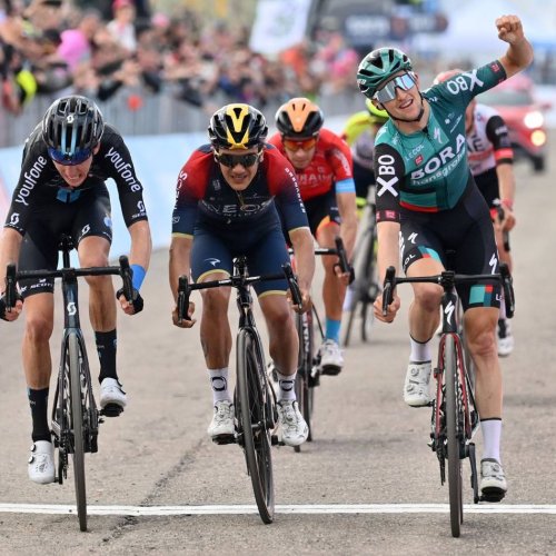 Giro d'Italia: Kämna bei Bergankunft chancenlos - Buchmann in Schlagdistanz