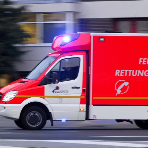 Unfall: Motorradfahrer bei Zusammenstoß auf Kölner Straße schwer verletzt worden