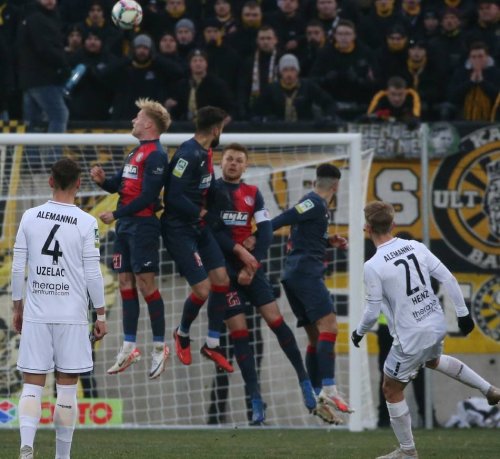 Fußball-Regionalliga: Spektakuläres Westderby und ein mildes Urteil vom WSV-Hauptsponsor