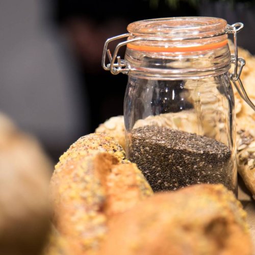 Teigbindung: Backen ohne Eier: Chia-Samen oder Lupinenmehl als Ersatz