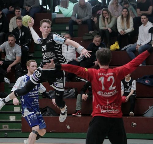 Handball: Königshof gewinnt rasantes Kreisderby
