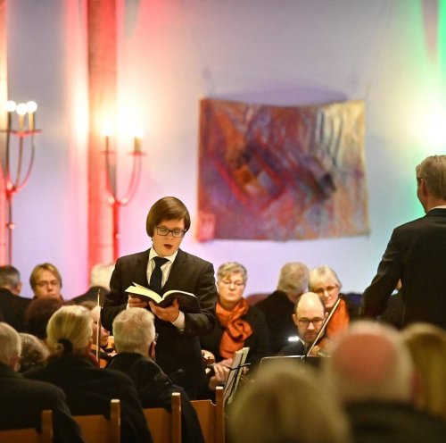 Konzert: Schönhausen-Chor und Ensemble Sonare in der Friedenskirche